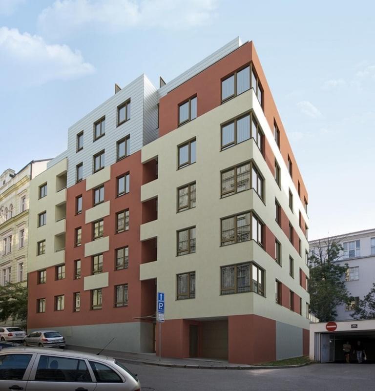 Garden Apartment With Garage In Central Praga Exterior foto